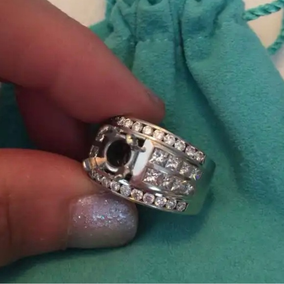 Women’s beautiful natural Diamond Wedding ring w/appraisal - Picture 8 of 10